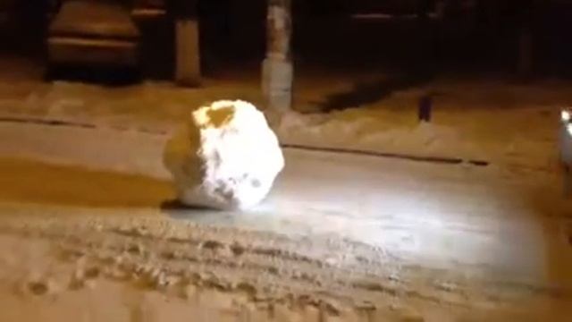 Тагер толкает "снеговика" смотреть онлайн