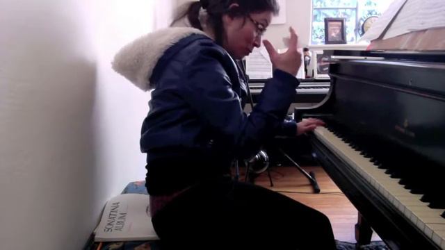 Piano Technique: Rolling 4 note arpeggios смотреть онлайн