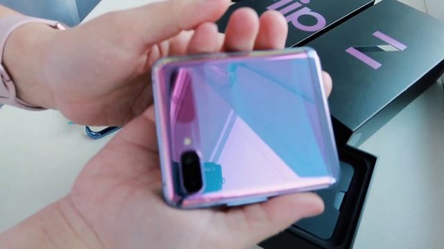 РАСПАКОВКА SAMSUNG Z FLIP /  ЧТО ЗА КОСЯК?!