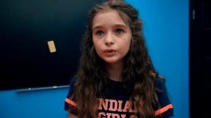 МАША ПРИЕХАЛА В ШКОЛУ НА МАШИНЕ!!!