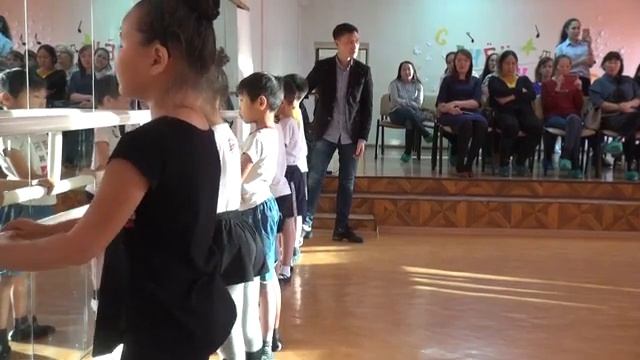 Открытый урок танцев ко дню матери 1 смена смотреть онлайн