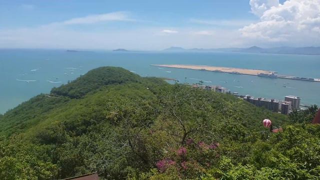 Вид на южное китайское море из парка "олень повернул голову". Хайнань 2019 смотреть онлайн