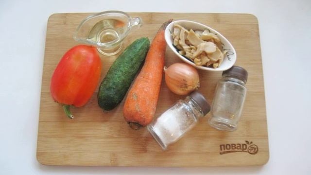 Простой салат из шампиньонов консервированных