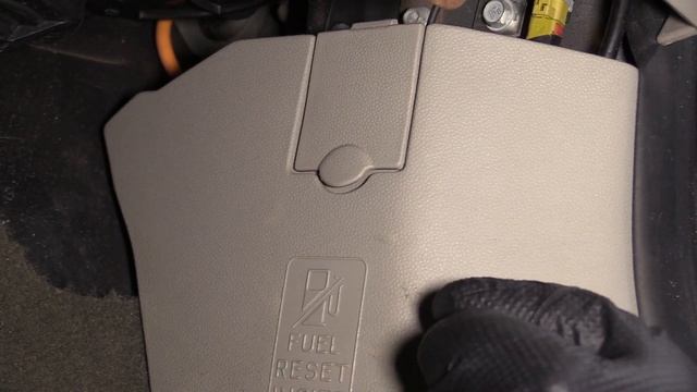 How to Check Inertia Switch 08-12 Ford Escape смотреть онлайн