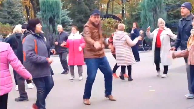 ТОПОЛЯ ТОПОЛЯ ХАРЬКОВ ТАНЦЫ НА РЕТРО ОКТЯБРЬ 2023 смотреть онлайн