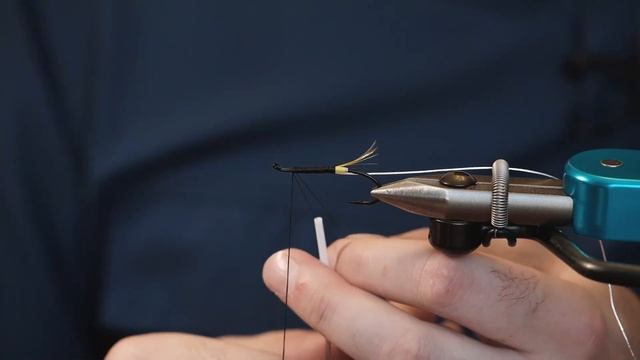 Tying a White Wing Blue Charm смотреть онлайн