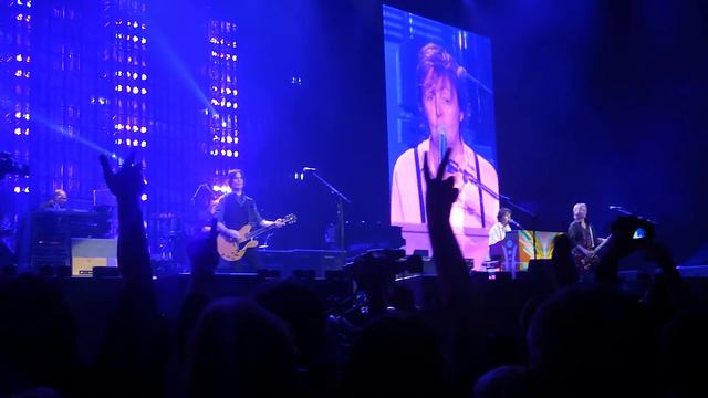 Paul McCartney - Live And Let Die & Hey Jude - Live In Moscow 14.12.2011