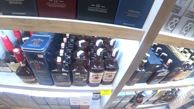 Лангкави - переезд с Ко-Липе,  пляж Ченанг, цены в легендарном Duty Free Langkawi