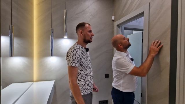 АПАРТАМЕНТЫ с дизайнерским ремонтом на ПЕРВОЙ береговой линии | КА Изумрудный Город Геленджик 2022 смотреть онлайн