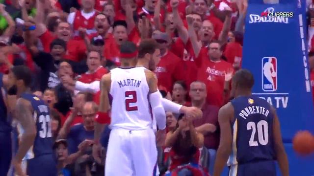 Blake Griffin DOUBLE-PUMP dunk IN TRAFFIC смотреть онлайн