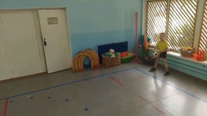 Подвижные игры и эстафеты для детей подготовительной группы. Зверева М.Л.