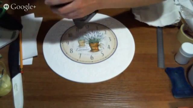 МК "Настенные часы с трафаретом" - Ольга Сухова - выступление на конференции по декупажу - 2015 год смотреть онлайн