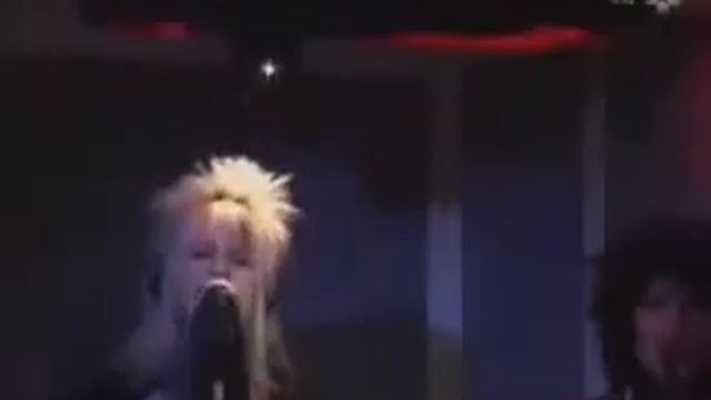 Crashdïet - Riot In Everyone - Live Lantz I P3 (Rare Video)