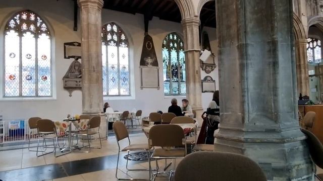 Ланч в средневековой церкви 14 века. My lunch at St Stephen's church. смотреть онлайн