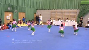 Маленькие девочки китаянки - командное выступление по ушу в Гонконге