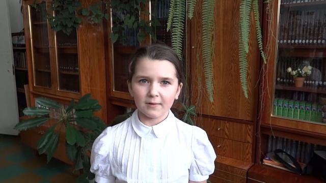 Страна читающая - Кристина Леонгардт читает произведение "Левый марш" В.В.Маяковского смотреть онлайн