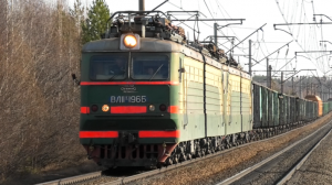 ВЛ11К-196/063 с грузовым поездом следует через о.п. Огородная
