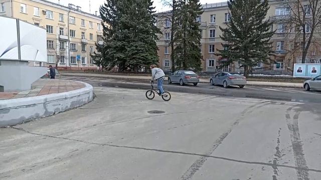 Катаем на BMX! Пробил камеру! Первый стрит! Нормально всë! Дэн не отвечает! смотреть онлайн