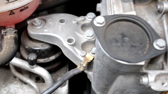 2015.09.11 Skoda Rapid CFNA звук двигателя на холодную. 22000+км смотреть онлайн