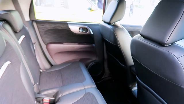 Honda N-ONE Premium : Red / Black смотреть онлайн