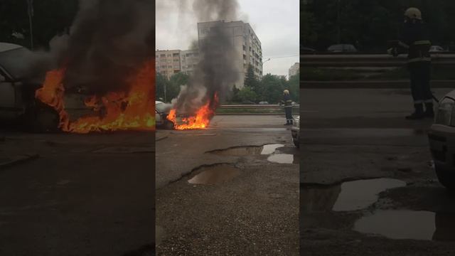 Гасене на запален автомобил в София смотреть онлайн