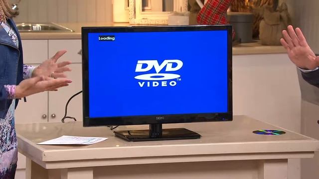 Seiki 24" LED 1080p HDTV with Built-in DVD Player with Courtney Cason смотреть онлайн