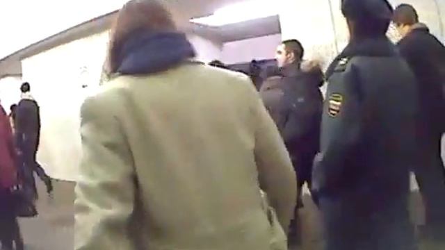 Целуют полицейских смотреть онлайн