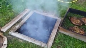 Коптилка. Супер простая коптилка 1) яма в земле   2) решётка  3) крышка чуть больше ямы и 4) тряпка