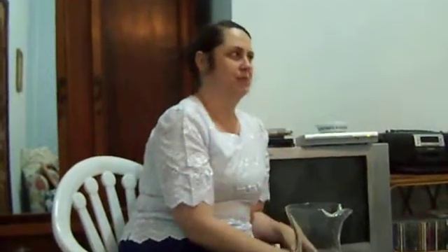 Mary Ann and mom coversing in Cambodian смотреть онлайн