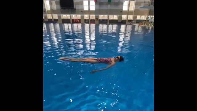 Основные элементы синхронного плавания. Часть первая. смотреть онлайн