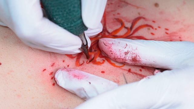 RED COLOR PACKING TATTOO TIMELAPSE [OOZYTATTOO] смотреть онлайн