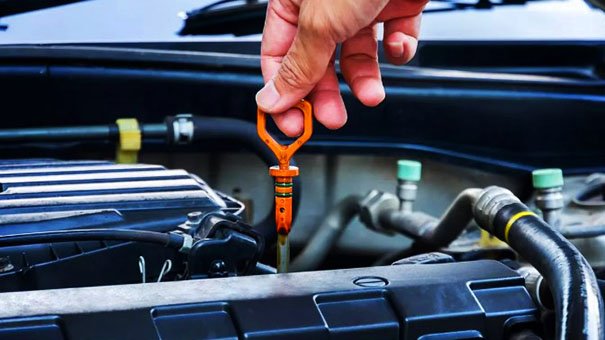 ДЛЯ ЧЕГО ОПЫТНЫЕ АВТОМОБИЛИСТЫ ЗАЛИВАЮТ МАСЛО ВЫШЕ УРОВНЯ смотреть онлайн