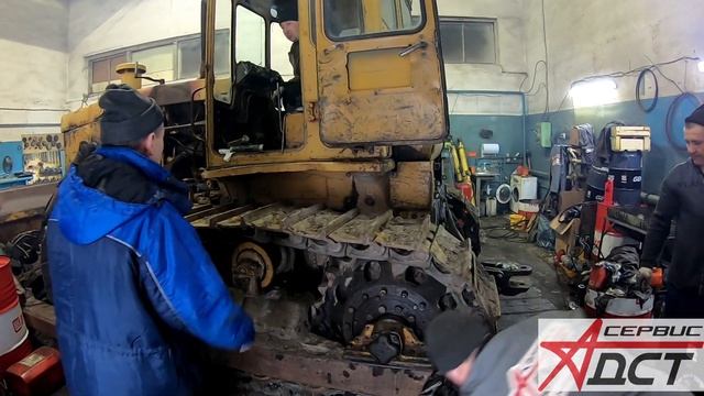 Влог 04.02 Выбираем Грейдер ДЗ98 . Фильтра на бульдозер ТМ10 ДСТ УРАЛ. Ремонт бульдозера ЧТЗ Т170 смотреть онлайн