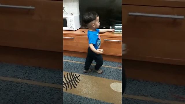 Первые шаги Айлин смотреть онлайн