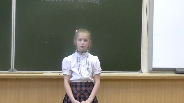 Страна читающая - Ермолина Полина читает произведение И.А.Крылова " Мартышка и очки" смотреть онлайн