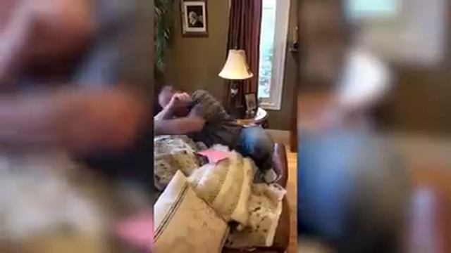 Этот Человеческий Поступок Снятый на Камеру Шокировал Весь Мир смотреть онлайн
