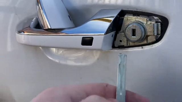 Как открыть киа спортейдж (Kia Sportage) если сел аккумулятор