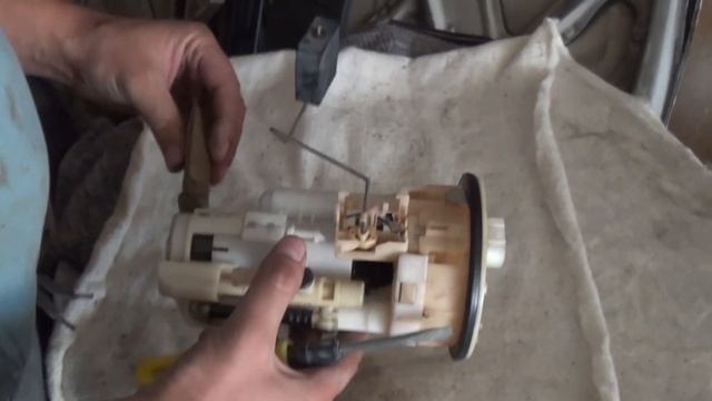 Замена бензонасоса Lexus Is300