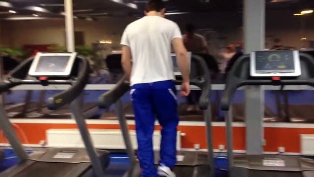 Я на беговой дорожке. ''МегаПробежка'' / Atletika смотреть онлайн