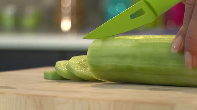93879 Couteaux à Parer / Paring Knife смотреть онлайн
