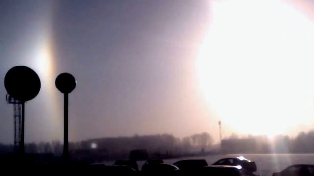 Тройное солнце (гало) в Челябинске 19.11.2015 смотреть онлайн