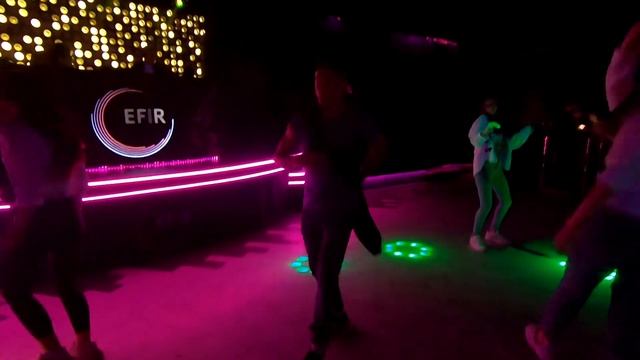 Геленджик ночью 2022. Куда сходить: развлечения, танцы, кафе смотреть онлайн