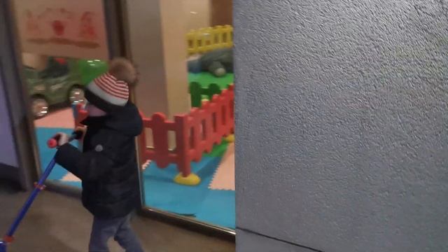АДЛЕР 2020 - прогулка по ночному Адлеру! ТРЦ Мандарин - куда пойти в Адлере в межсезонье? смотреть онлайн