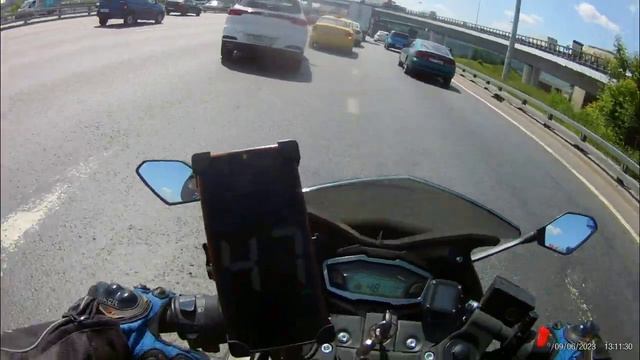 Voge 300RR. Небольшая поездка в разных городских условиях (тест с GPS), максимальная скорость. смотреть онлайн