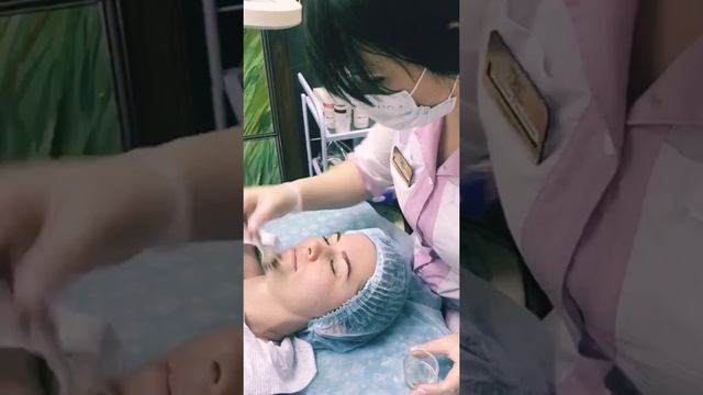 Комбинированная гигиеническая чистка лица на косметике Cristina (Izrael) смотреть онлайн