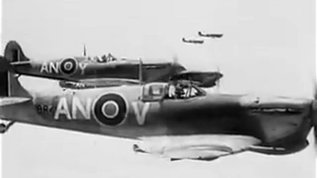 RAF Spitfires in Action смотреть онлайн