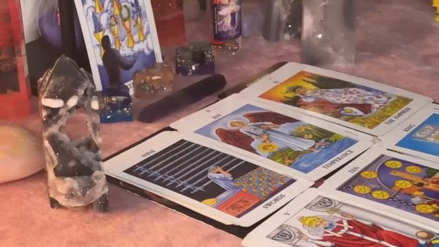 8. Misteriozno tumačenje - Ova osoba je ubjeđena da vas je sudbina spojila i da ćete ostati zajedno смотреть онлайн