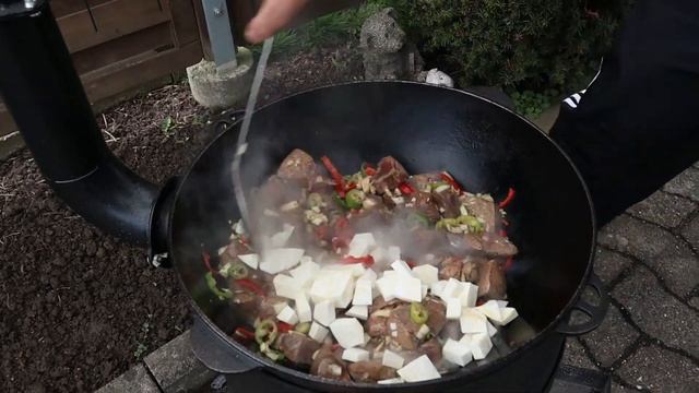 Рецепт новый: Говяжья печень с грантовым соусом & овощами I Leber vom Rind & Gemüse aus dem Kazan смотреть онлайн