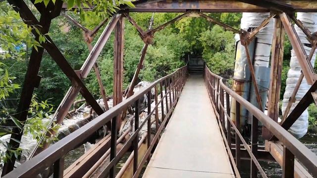 На велосипеде по Екатеринбургу. поселок Рудный - Елизавет. Заброшенный дом. Велопокатушки. смотреть онлайн