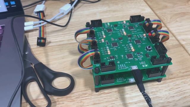 SAMD based Multiprocessor Arduino Board смотреть онлайн